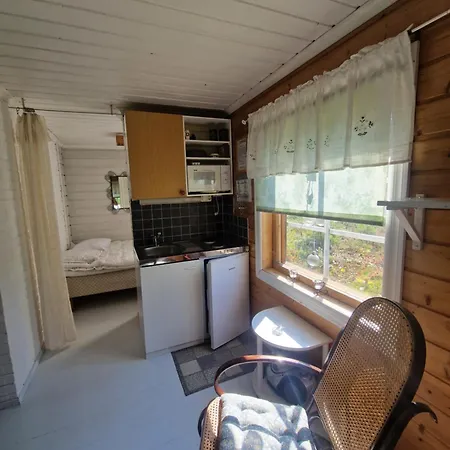 Hietajaerven Helmi, Moekki 1